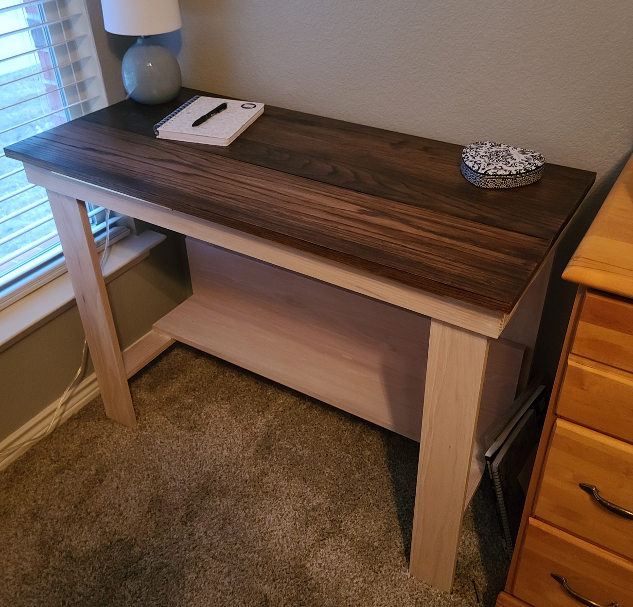 Desk w/ Storage (image for) Desk w/ Storage